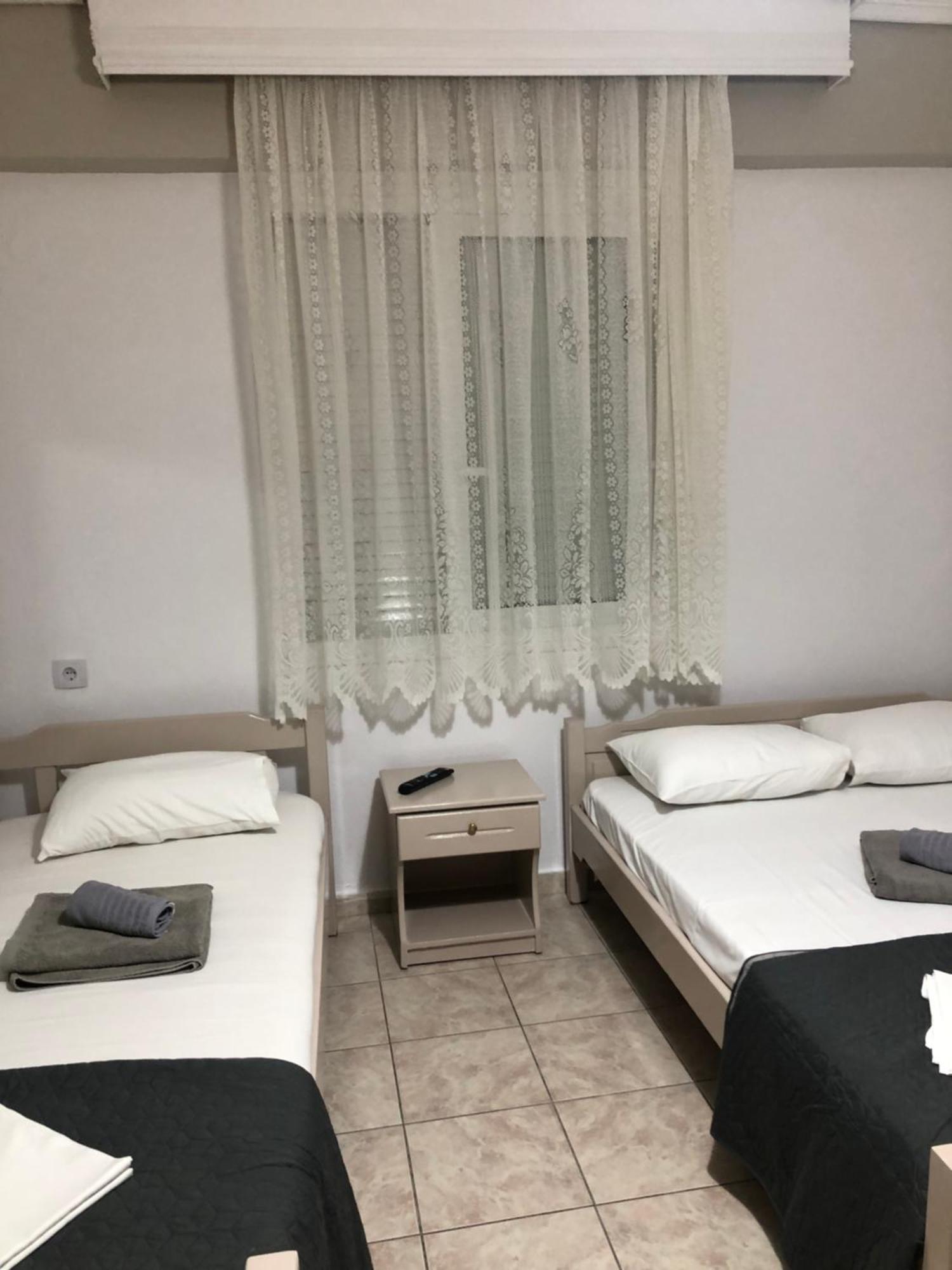 Nikis Rooms Paralía Esterno foto